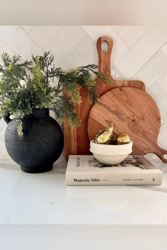 Incorporate natural elements: Use natural materials like wood or stone to keep the design cohesive and organic.