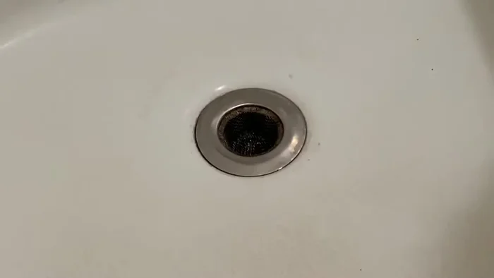 Remove the collar screws.