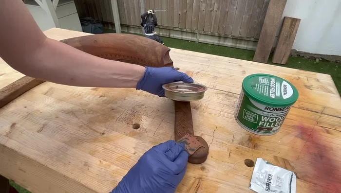 Repairing the cracks using wax