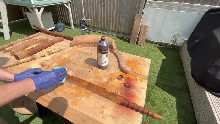 Repairing the cracks using wax