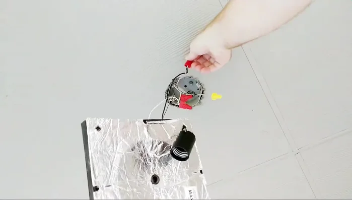 Clean the ground wire. Remove any paint from the ground wire to ensure a good connection.