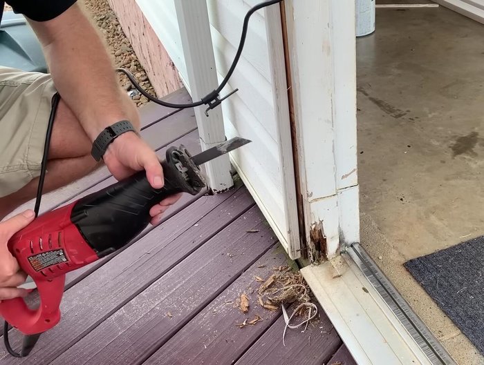 Remove the remaining damaged wood.