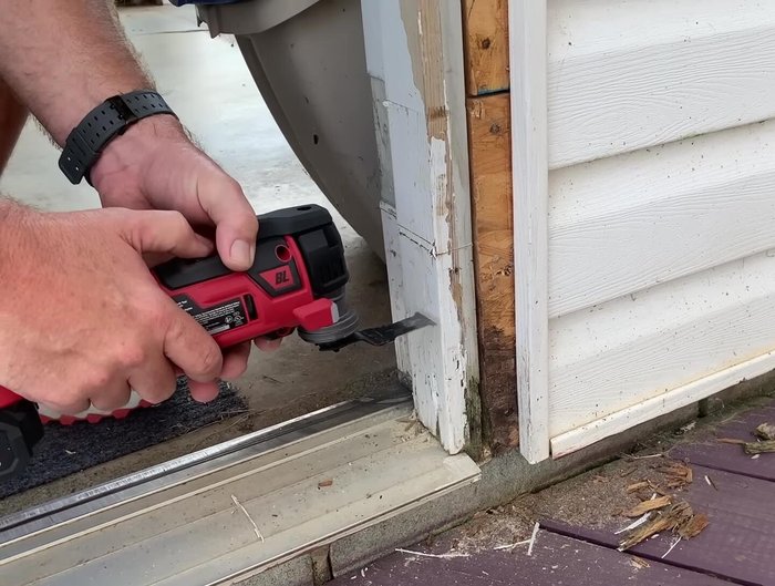 Remove the remaining damaged wood.