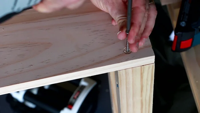 Attach the bottom plates.