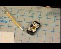 DIY Stunning 3D Frame Decoration with Vinyl Stickers and Paint Pens