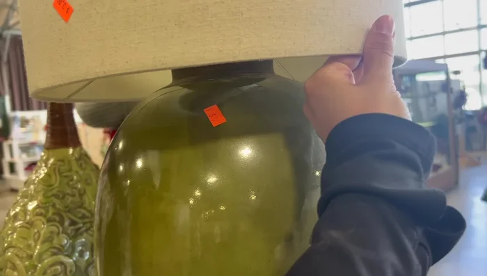 Assembling the lamp: Combine the prepared vase base with a suitable glass jar and light source (battery-operated or rechargeable). Add the lamp shade.