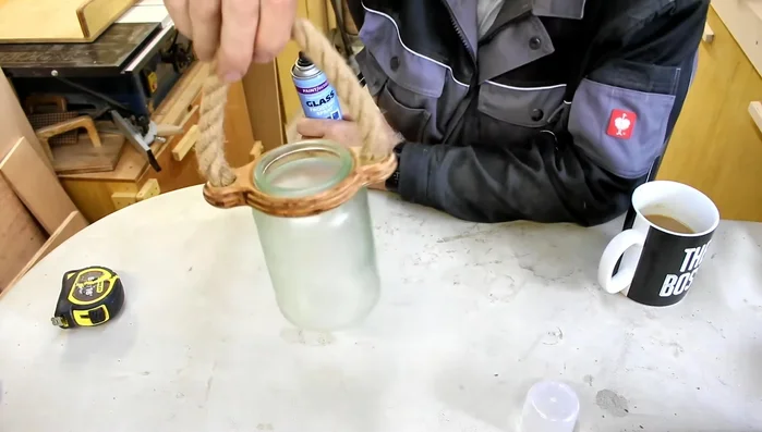 Frost the jars (optional).