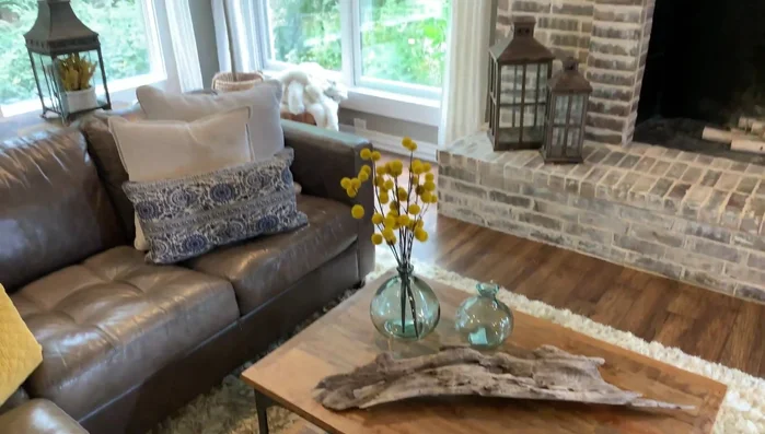 Avoid over-decorating; leave some empty space on surfaces.