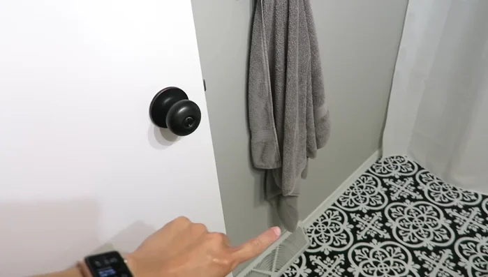 Paint walls Sherwin Williams Repose Gray.