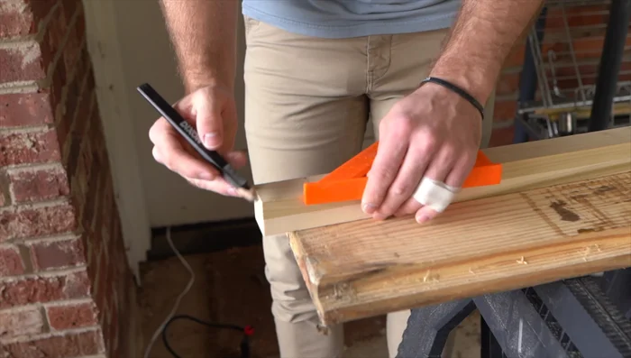 Cut off the excess wood at the 3-inch mark.